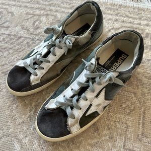 Authentic, Gently used Golden Goose low top superstar sneakers. European Size 38